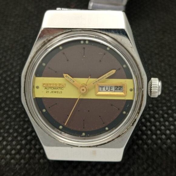 Vintage 1971 Citizen Automatic Womans Silver Watch W/daydate & Gold accents main image 8